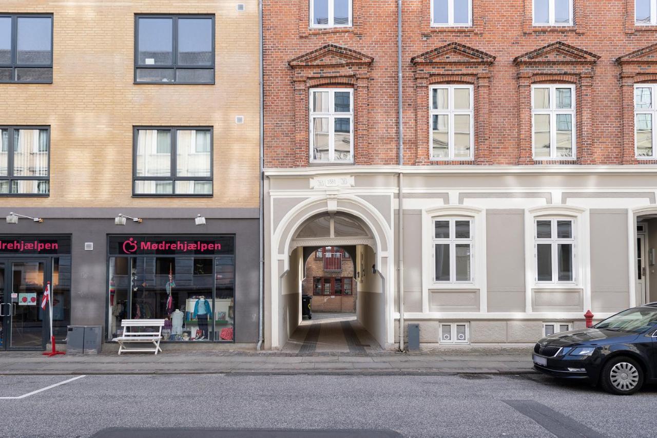 Aday - Apartment Suite 4 Aalborg Center Екстер'єр фото