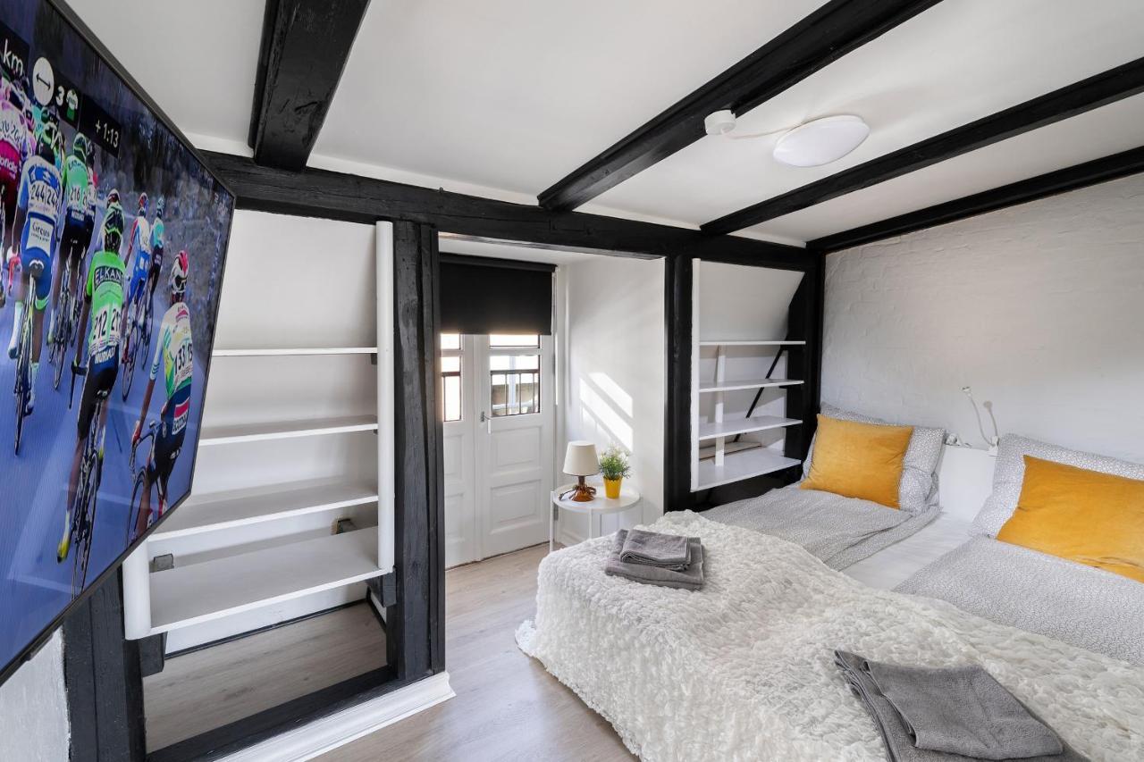 Aday - Apartment Suite 4 Aalborg Center Екстер'єр фото